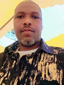 Hugues Arnaud's profile, a single 44-year-old a man in Abadjin-Kouté