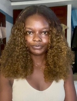 Mariam's profile, a single 28-year-old a woman in Abidjan