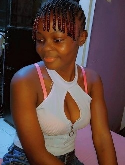Stella's profile, a single 23-year-old a woman in Douala