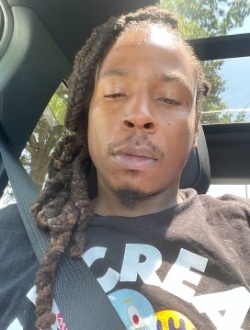 Dre's profile, a single 44-year-old a man in Kansas City