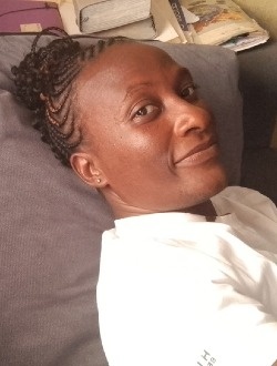 Robitte's profile, a single 41-year-old a woman in Abembé II