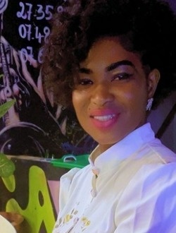 Flore's profile, a single 32-year-old a woman in Paris Léona