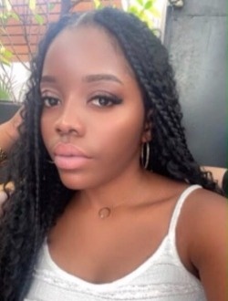 Raïssa's profile, a single 27-year-old a woman in Yaoundé