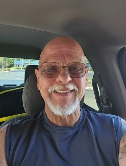 Ron's profile, a single 71-year-old a man in Rome