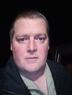 Alex's profile, a single 44-year-old a man in Le Havre