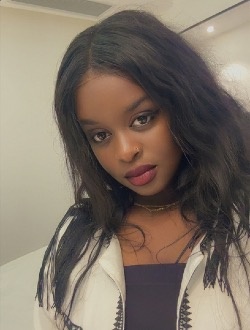 Suzanne's profile, a single 32-year-old a woman in Douala
