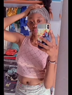 Danielle's profile, a single 18-year-old a woman in Yaoundé