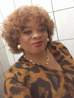 Brenda's profile, a single 37-year-old a woman in Botoudé