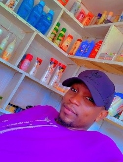 Junior Schlick's profile, a single 28-year-old a man in Nsork