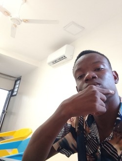 Emmanuel's profile, a single 25-year-old a man in Lomé