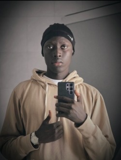 Ibrahima's profile, a single 20-year-old a man in Dakar-Marine