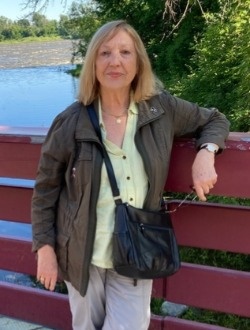 Isabelle's profile, a single 77-year-old a woman in Laval