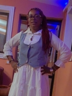 Nadine's profile, a single 35-year-old a woman in Yassa