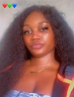 Rose's profile, a single 27-year-old a woman in Libreville