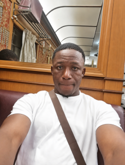 Enno's profile, a single 28-year-old a man in Lomé