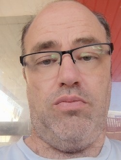 Yann's profile, a single 45-year-old a man in Lille