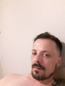 Désiré's profile, a single 42-year-old a man in Reims-la-Brûlée