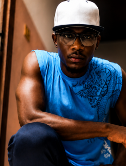Isaac Roussel's profile, a single 28-year-old a man in Douala