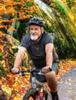 Albert's profile, a single 65-year-old a man in Prévost