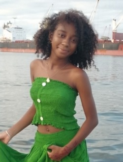Dicha's profile, a single 21-year-old a woman in Toamasina