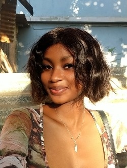 Amelia's profile, a single 18-year-old a woman in Antsaba