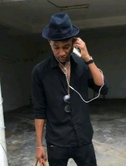 Romuald's profile, a single 35-year-old a man in Douala