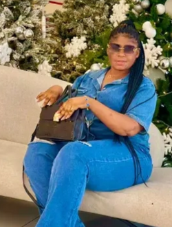 Flore's profile, a single 35-year-old a woman in Kribi