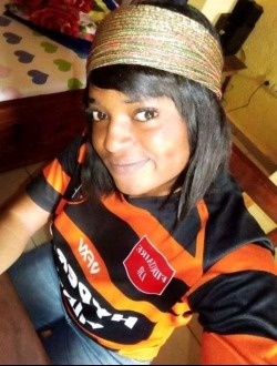 Flora's profile, a single 27-year-old a woman in Douala