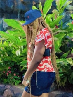 Vanessa's profile, a single 34-year-old a woman in Douala