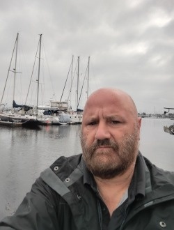 John's profile, a single 47-year-old a man in Agoura Hills