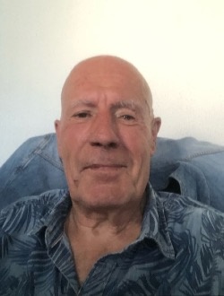 Raphael's profile, a single 77-year-old a man in Craon