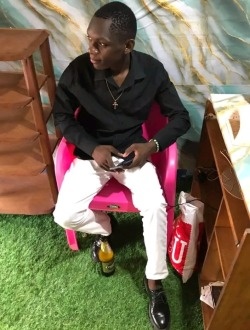 Claude's profile, a single 28-year-old a man in Yaoundé