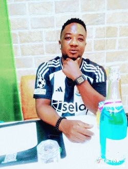 Mhk's profile, a single 37-year-old a man in Abidjan