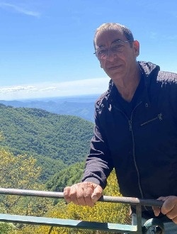 Piter's profile, a single 65-year-old a man in Marseille-en-Beauvaisis
