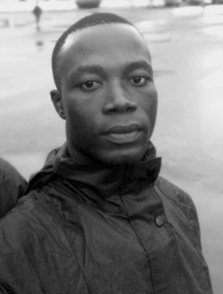 Yves's profile, a single 34-year-old a man in Lomé