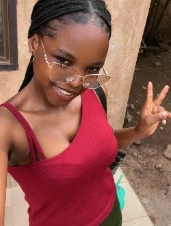 Bassira's profile, a single 27-year-old a woman in 1200 Logements