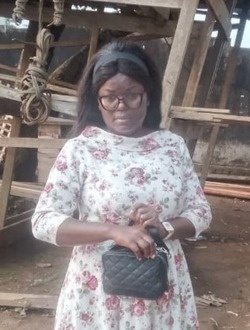 Suzanne's profile, a single 43-year-old a woman in Ekoumdoum