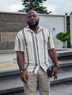 Donald Laurier's profile, a single 27-year-old a man in Yaoundé