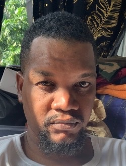Salim's profile, a single 34-year-old a man in Au Cap