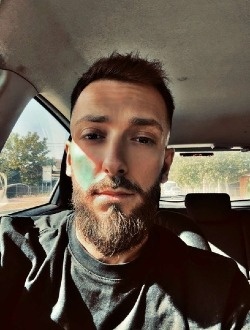 Tnerolf's profile, a single 34-year-old a man in Tiranë