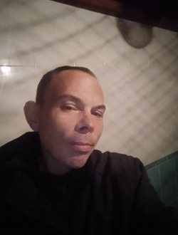 James's profile, a single 39-year-old a man in Saint-Maigrin