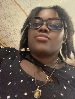 Stephine's profile, a single 24-year-old a woman in Abidjan