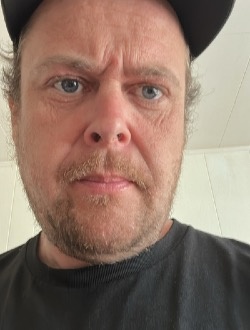 Marc's profile, a single 41-year-old a man in Rimouski