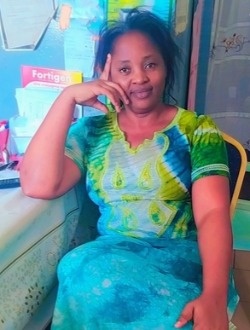 Juli's profile, a single 40-year-old a woman in Yaoundé