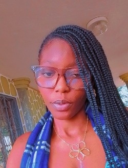 Louly's profile, a single 30-year-old a woman in Lomé