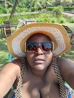 Florence's profile, a single 50-year-old a woman in Yaoundé