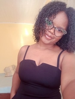 Vicky's profile, a single 27-year-old a woman in 1ER Arrondissement