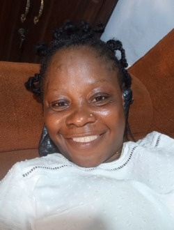 Lora's profile, a single 36-year-old a woman in Yaoundé