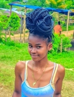 Fara's profile, a single 24-year-old a woman in Toamasina