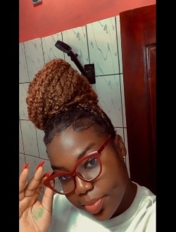 Emilie's profile, a single 23-year-old a woman in Yaoundé